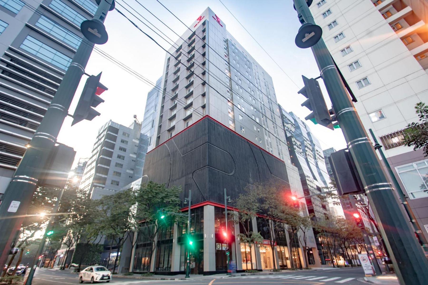 Red Planet Bgc The Fort Taguig Exterior photo